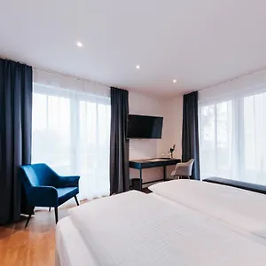Haimhausers Garni Bed & Breakfast